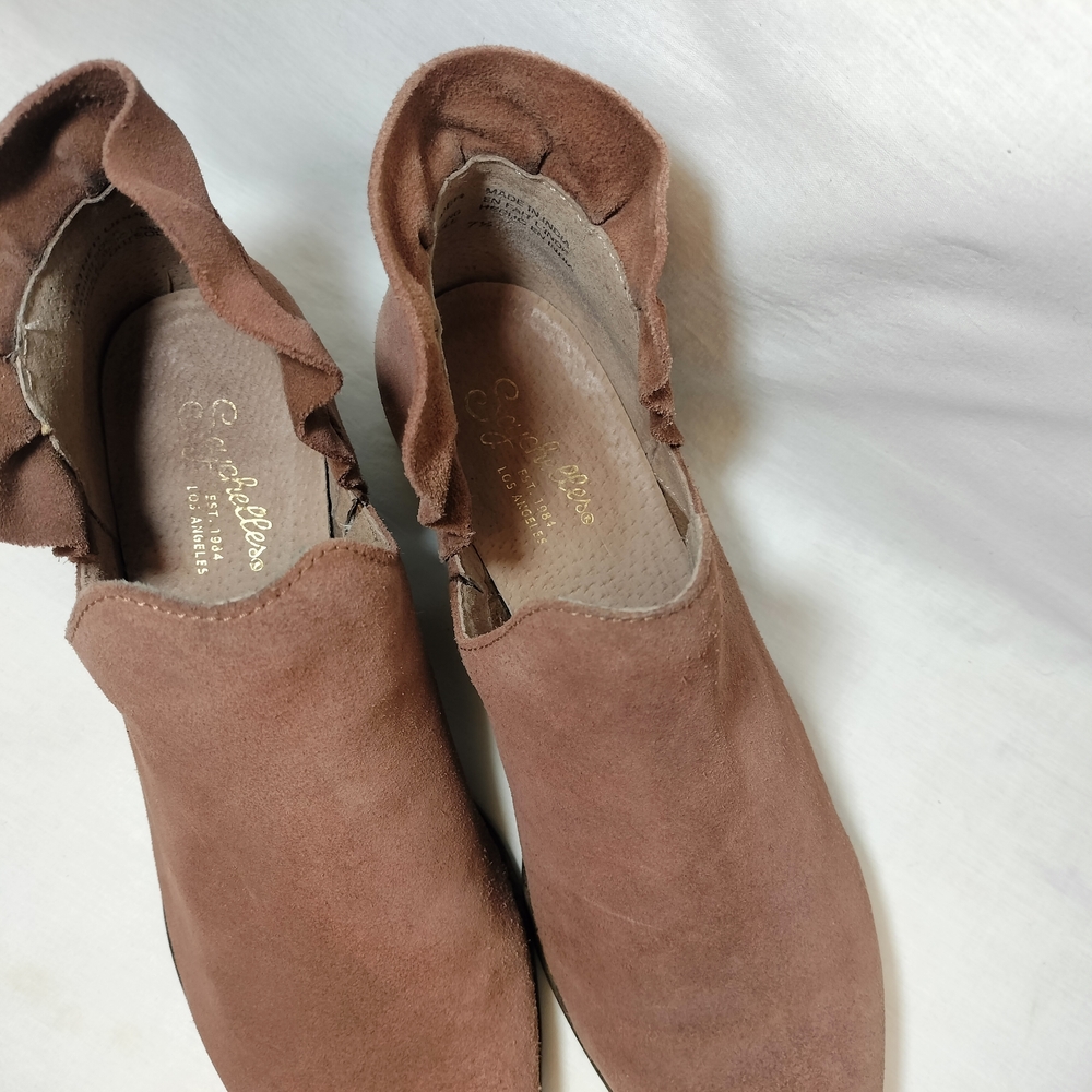 Seychelles (Anthropologie) Renowned Ruffle Suede‎ Ankle Booties - Picture 4 of 8